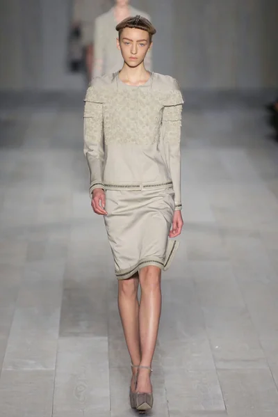 Look 3